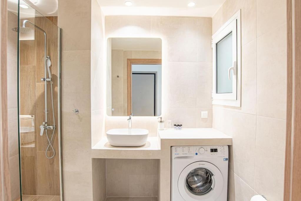 Peaceful Shelter In Athens Apartment Екстериор снимка